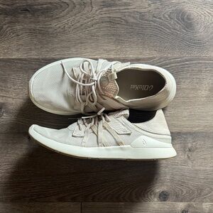 OLUKAI MEN'S HOLO SAND/OFF WHITE size 10